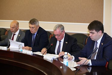 Депутаты подвели итоги акции «Соберем ребенка в школу»